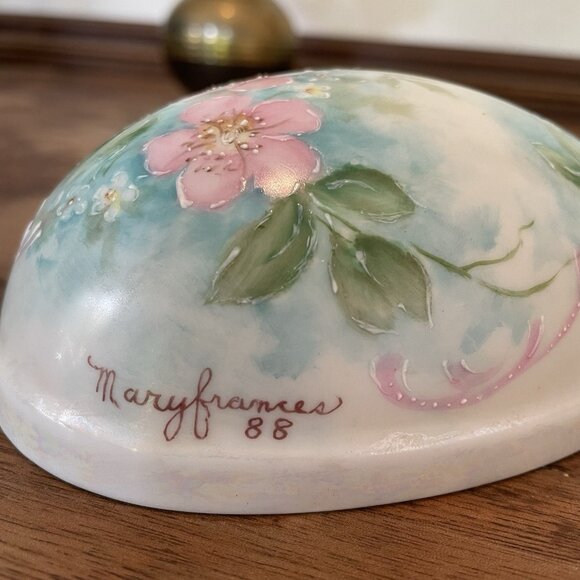 Vintage Porcelain Egg Trinket Box Hand Painted Floral Cottagecore Dresser Decor - Picture 8 of 12